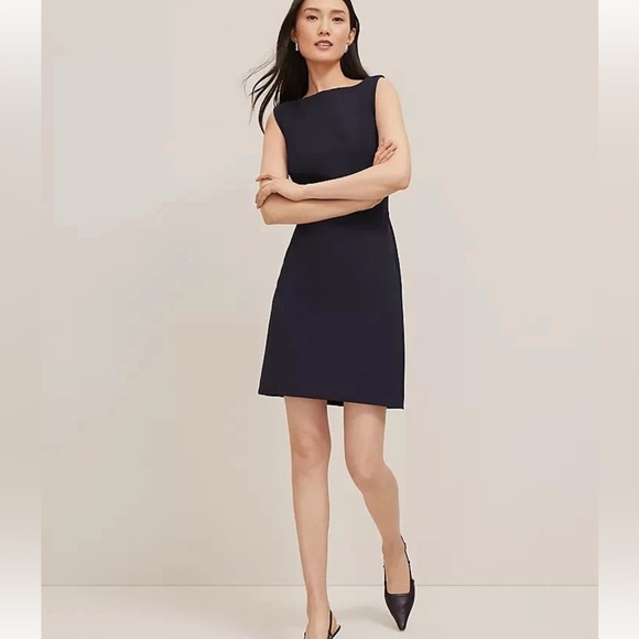 NWT $169 Ann Taylor The boatneck dress in seasonless stretch Navy sz 12 - Picture 1 of 3